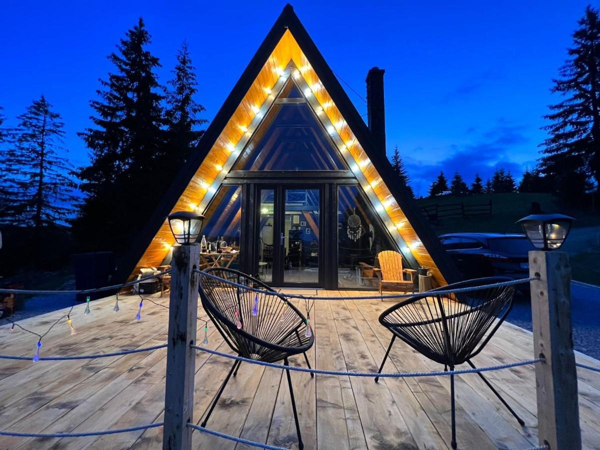 La Koltau A-Frame Hotell Mărişel Eksteriør bilde